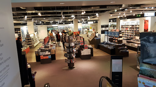 FNAC Paris - Bercy Village