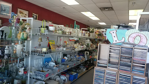 Thrift Store «Treasures Galore The Indoor Garage Sale Thrift Store», reviews and photos, 1964 Rahncliff Ct #800, Eagan, MN 55122, USA