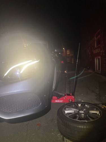 Blowout Tyres 24hr Mobile Tyre Fitting - Leeds