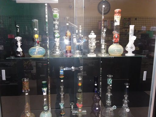 Tobacco Shop «Smokeez Smoke Shop», reviews and photos, 1911 Westminster St, Providence, RI 02909, USA