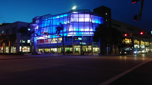 Clothing Store «Club Monaco Collins Avenue», reviews and photos, 624 Collins Ave, Miami Beach, FL 33139, USA