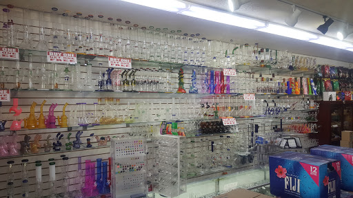 Tobacco Shop «2 Way Smoke Shop», reviews and photos, 7422 N 51st Ave, Glendale, AZ 85301, USA