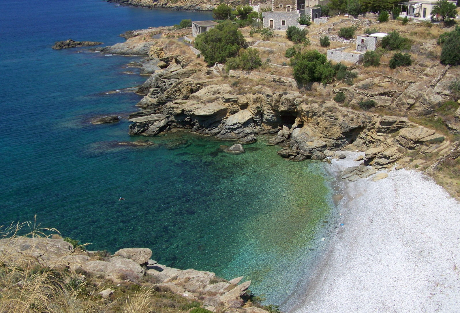 Photo de Sarolimeni beach avec l'eau cristalline de surface