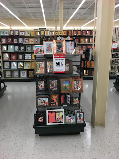 Craft Store «Hobby Lobby», reviews and photos, 200 S Waukegan Rd, Deerfield, IL 60015, USA