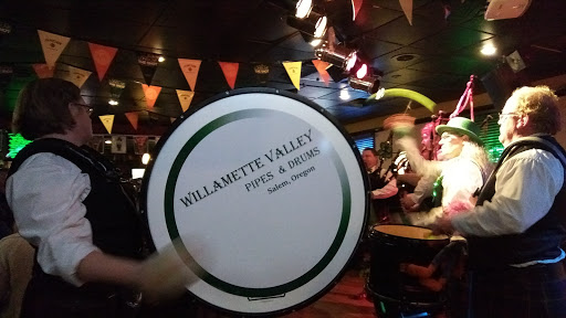 Bar & Grill «The Half Penny Public House», reviews and photos, 3743 Commercial St SE, Salem, OR 97302, USA
