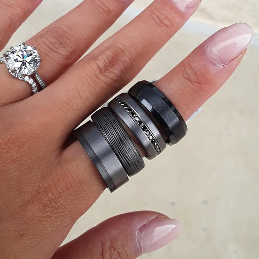 Jeweler «White & Ivory Fine Jewelry», reviews and photos, 1610 Village Market Blvd SE #110, Leesburg, VA 20175, USA