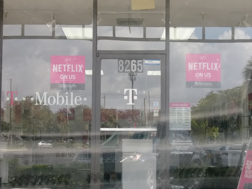 Cell Phone Store «T-Mobile», reviews and photos, 8265 W Sunrise Blvd, Plantation, FL 33322, USA