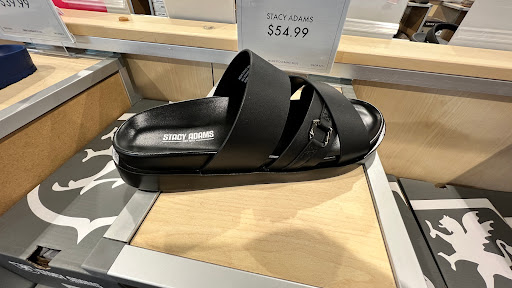 Shoe Store «DSW Designer Shoe Warehouse», reviews and photos, 4021 Conroy Rd, Orlando, FL 32839, USA