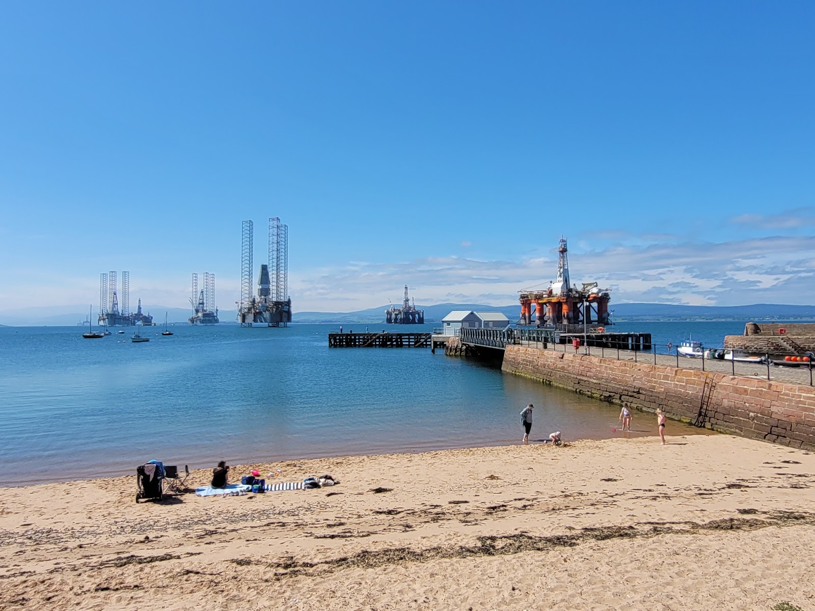 Fotografija Cromarty Beach z prostorna obala