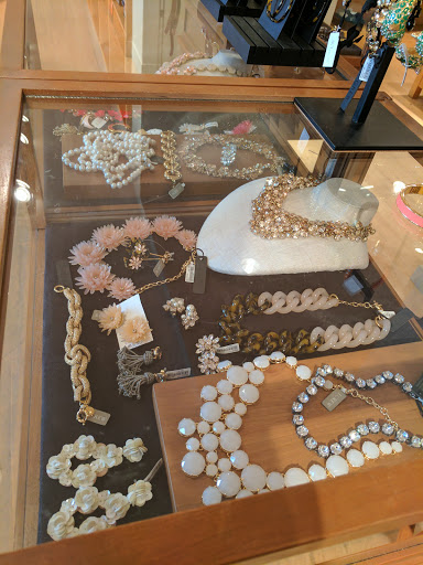 Clothing Store «J.Crew», reviews and photos, 1234 Burlingame Ave, Burlingame, CA 94010, USA