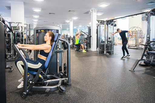 Gyms with swimming pool Kiev