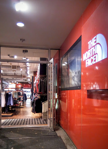 Clothing Store «The North Face», reviews and photos, 799 Grand Ave, St Paul, MN 55105, USA