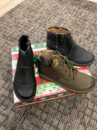 Shoe Store «Coastal Shoes», reviews and photos, 1317 NW U.S. 101, Lincoln City, OR 97367, USA