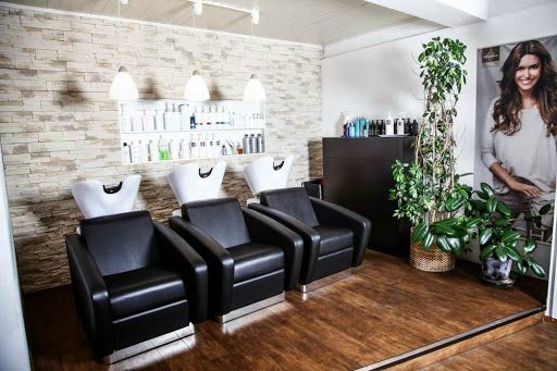 Jürgen Hladovskys KreHaarTiv In Ebreichsdorf