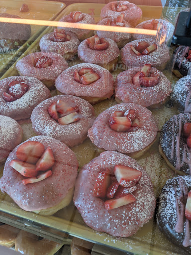 Donut Shop «Avon Donuts Inc», reviews and photos, 45324 Woodward Ave, Pontiac, MI 48341, USA