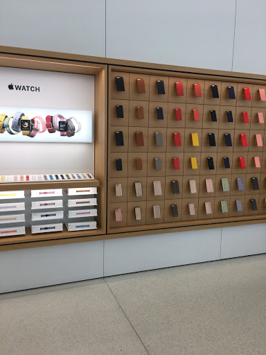 Computer Store «Apple Country Club Plaza», reviews and photos, 227 Nichols Rd, Kansas City, MO 64112, USA