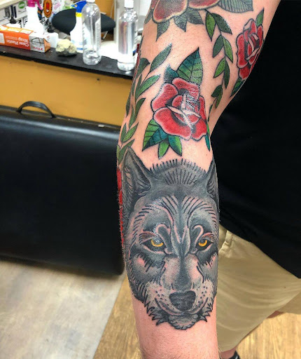 Tattoo Shop «Lady Luck Tattoo», reviews and photos, 211 S Main St, Canandaigua, NY 14424, USA