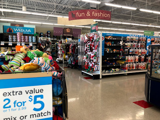 Pet Supply Store «Petco Animal Supplies», reviews and photos, 436 E Rollins Rd, Round Lake Beach, IL 60073, USA