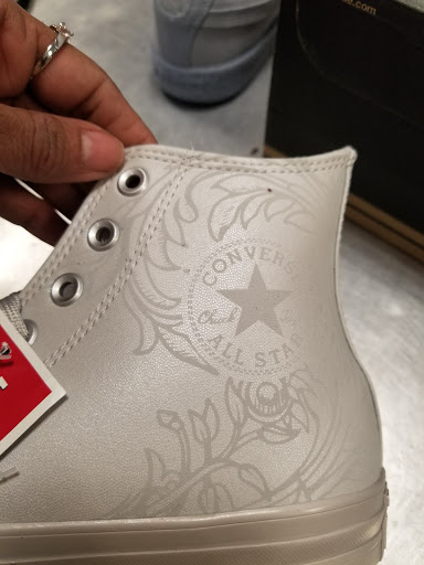 Shoe Store «Footaction», reviews and photos, 3041 Prospect Ave, Kansas City, MO 64127, USA