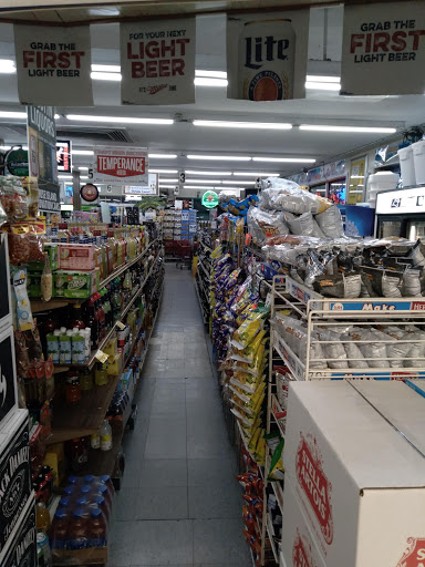 Liquor Store «Austin Liquors», reviews and photos, 3505 Dempster St, Skokie, IL 60076, USA