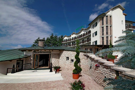 La Pineta Hotel Corte Cardinali a Cerro Veronese Via Lessini, 63, 37020 Cerro Veronese VR, Italia