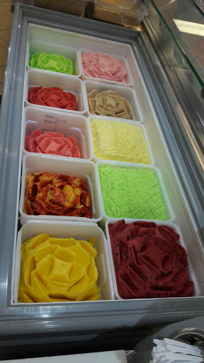 Ice Cream Shop «La Michoacana», reviews and photos, 559 N McLean Blvd, Elgin, IL 60123, USA