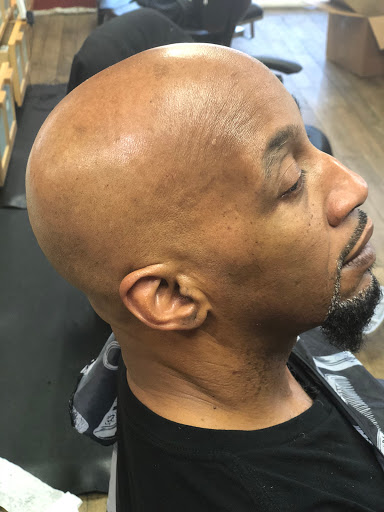 Barber Shop «D B Barber Shop», reviews and photos, 3835 N 50th St C, Tampa, FL 33619, USA