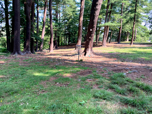 Golf Course «Amesbury Pines Disc Golf Course», reviews and photos, Highland St, Amesbury, MA 01913, USA