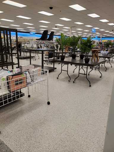 Clothing Store «Ross Dress for Less», reviews and photos, 380 Marketplace Blvd, Hamilton Township, NJ 08691, USA