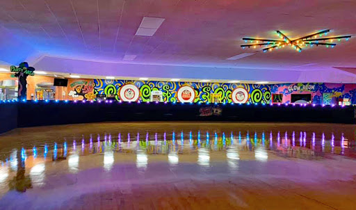 Roller Skating Rink «Carousel Family Fun Center - Whitman», reviews and photos, 1055 Auburn St, Whitman, MA 02382, USA