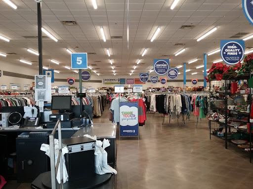 Thrift Store «Hayden & Raintree Goodwill Retail & Donation Center», reviews and photos, 8053 E Raintree Dr, Scottsdale, AZ 85260, USA