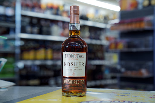 Liquor Store «Lake Villa Liquor-Tosa», reviews and photos, 102 S Milwaukee Ave, Lake Villa, IL 60046, USA