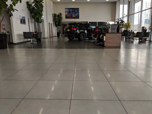Used Car Dealer «Mac Haik Chrysler Dodge Jeep Ram», reviews and photos, 12111 Katy Fwy, Houston, TX 77079, USA
