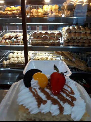 Panaderia Y Pasteleria Delicias De Ambato