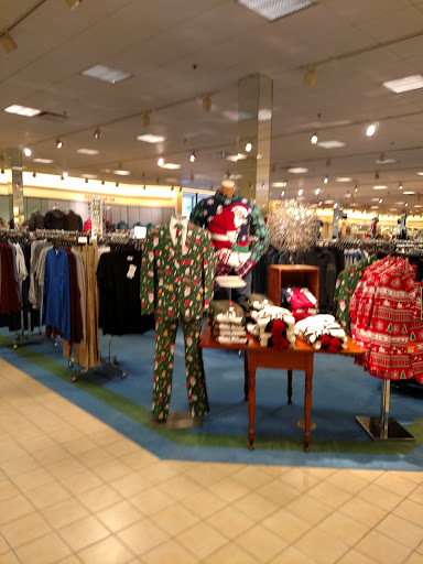 Department Store «Von Maur», reviews and photos, 1350 Hickory Point Mall, Forsyth, IL 62535, USA