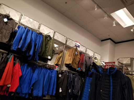 Sportswear Store «Columbia Sportswear Store - Gilroy, CA», reviews and photos, 681 Leavesley Rd d135, Gilroy, CA 95020, USA