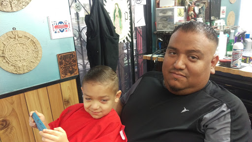 Barber Shop «Peluqueria Mi Guerrero Barber Shop Unisex», reviews and photos, 208 Milby St, Houston, TX 77003, USA