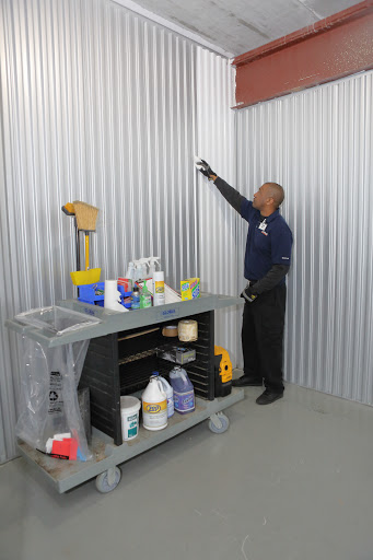 RV Storage Facility «U-Haul Moving & Storage at Clairmont Rd», reviews and photos, 2885 Clairmont Rd, Atlanta, GA 30329, USA