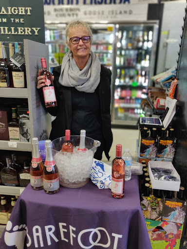 Wine Store «Shorewood Wine & Spirits», reviews and photos, 1135 W Jefferson St, Shorewood, IL 60404, USA