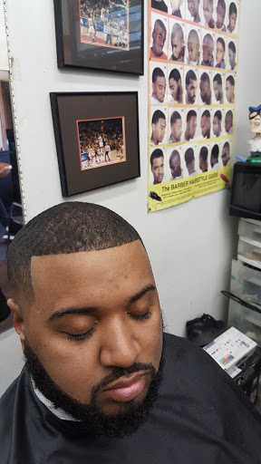 Barber Shop «Naps Barber Shop», reviews and photos, 1109 W Roosevelt Rd, Maywood, IL 60153, USA