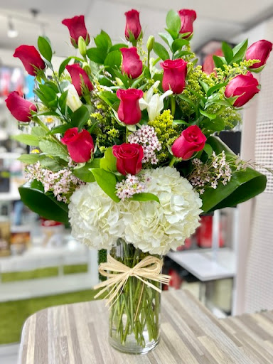Florist «More Than Flowers», reviews and photos, 109 SE 2nd St, Miami, FL 33131, USA