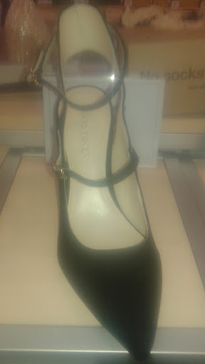 Shoe Store «DSW Designer Shoe Warehouse», reviews and photos, 8502 Eager Rd, Brentwood, MO 63144, USA