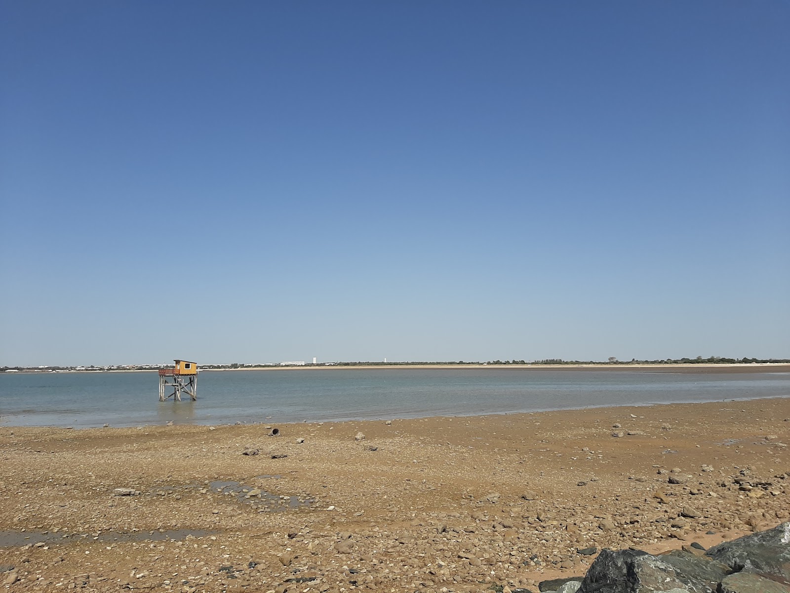 Fotografija La Plage d'Aytre z dolga ravna obala