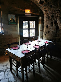 Atmosphère du Restaurant Les Caves de la Genevraie à Louresse-Rochemenier - n°19