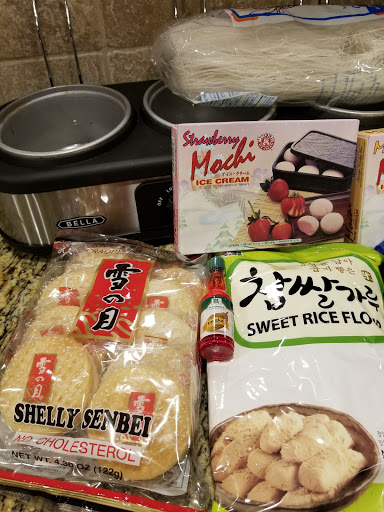 Korean Grocery Store «Seoul Oriental Market», reviews and photos, 3165 S Campbell Ave, Springfield, MO 65807, USA