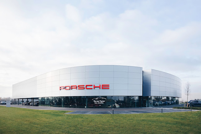 Beoordelingen van Porsche Centre Louvain-la-Neuve in Gembloers - Autodealer