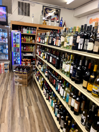 Liquor Store «Avon Lake Carry Out & Liquor», reviews and photos, 33501 Lake Rd # G, Avon Lake, OH 44012, USA