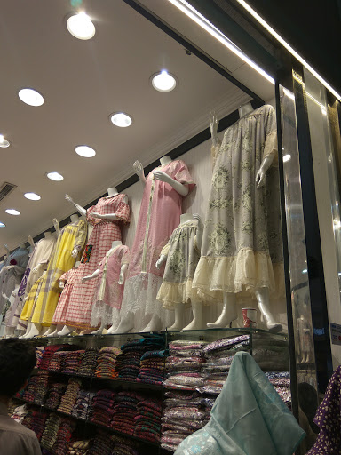 Chinese clothing shops in Mecca