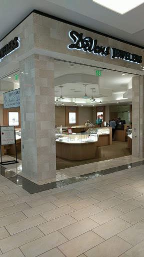 Jewelry Store «DeVons Jewelers», reviews and photos, 1151 Galleria Blvd, Roseville, CA 95678, USA