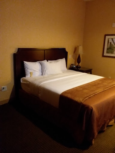 Ayres Hotel Redlands image